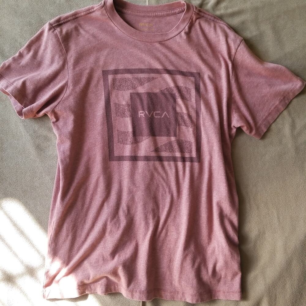 RVCA Men's Red Heather Vintage Dye Graphic T-Shirt Short Sleeve Medium